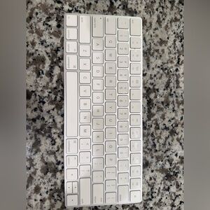 Apple magic Wireless White Keyboard
